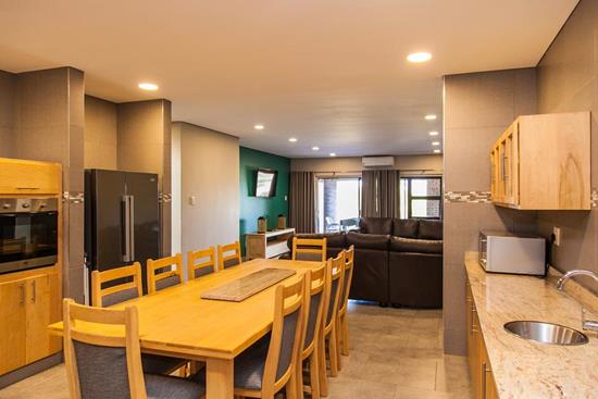 Warmbaths, A Forever Resort: 10-Sleeper Luxury Chalet. 4 bedrooms (3 queen beds & 4 single beds)